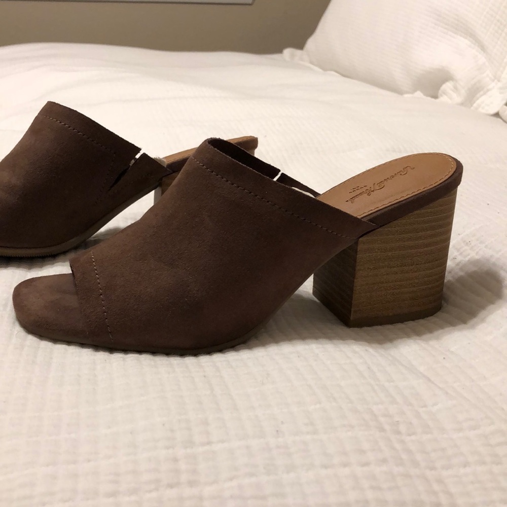 Shoes - Picture 2 of 3